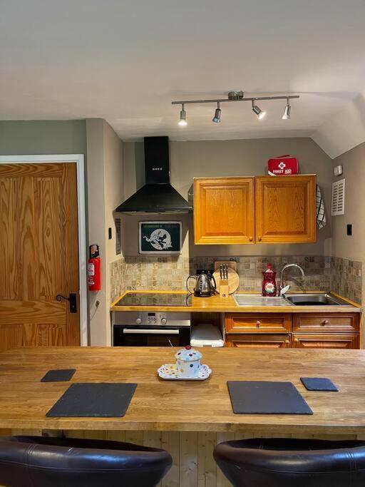 Bear Cottage, Tyn Y Cwm Eglwys-Fach Kültér fotó